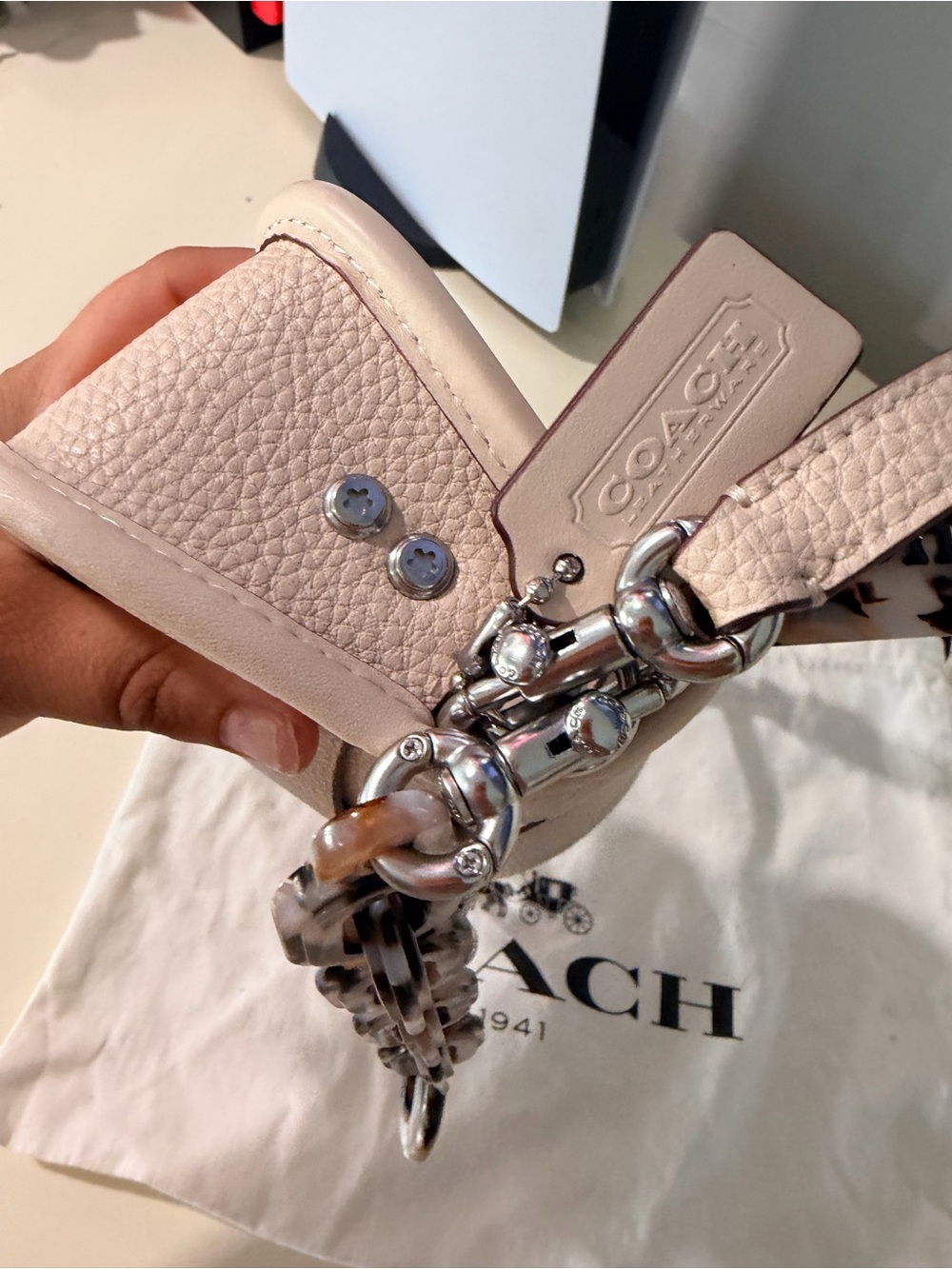Coach mini wavy dinky Cream Pebble Leather Shoulder Bag with Tortoiseshell Link - Picture 15 of 15